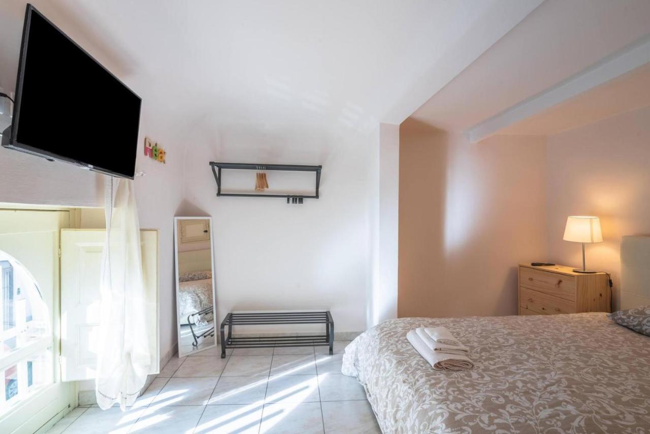 Cozy'S House Nel Cuore Della Citta Катанія Екстер'єр фото